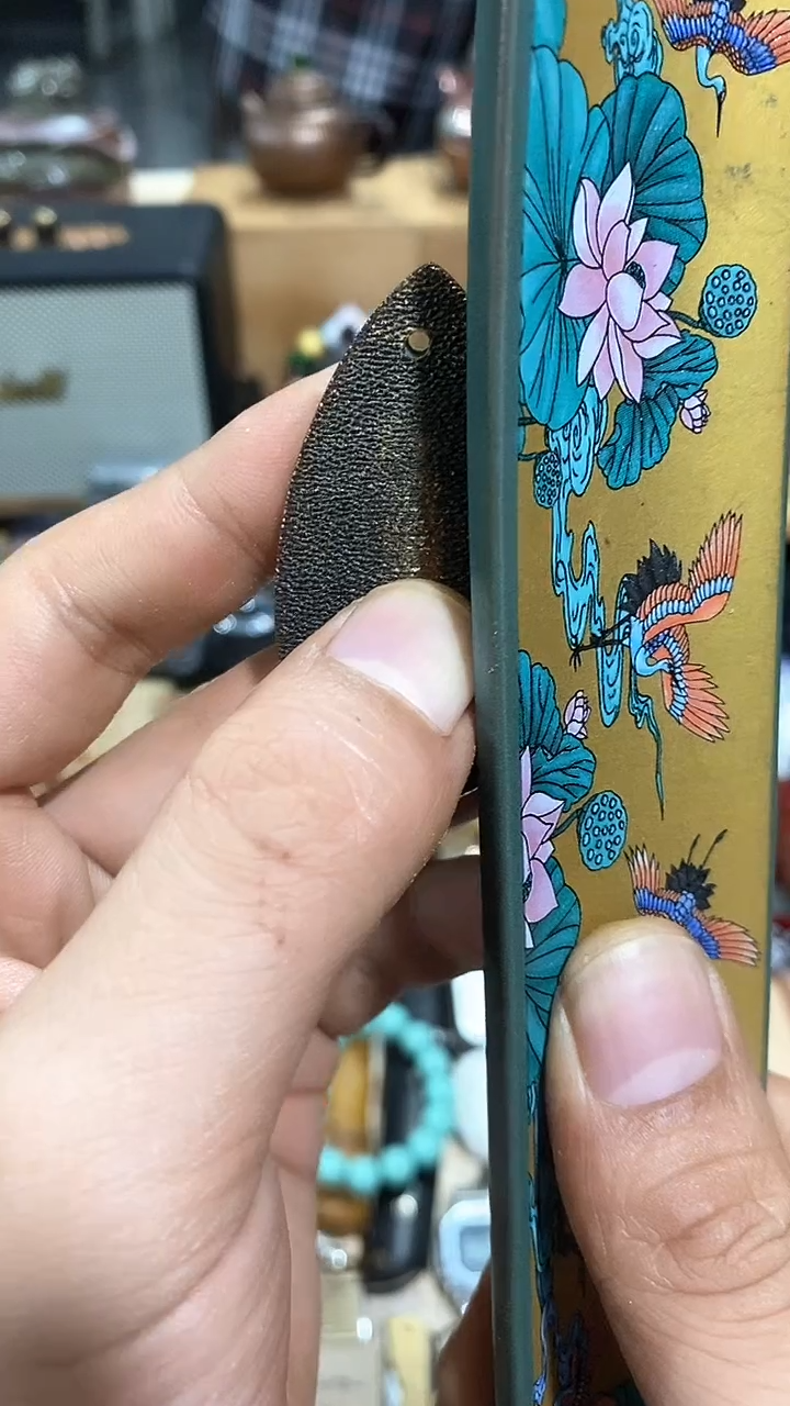 瓷片闪购商品   如图所示