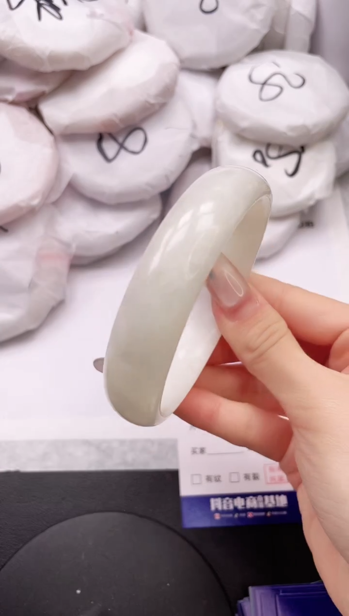 【闪购商品】和田玉手镯未镶嵌6K140-63