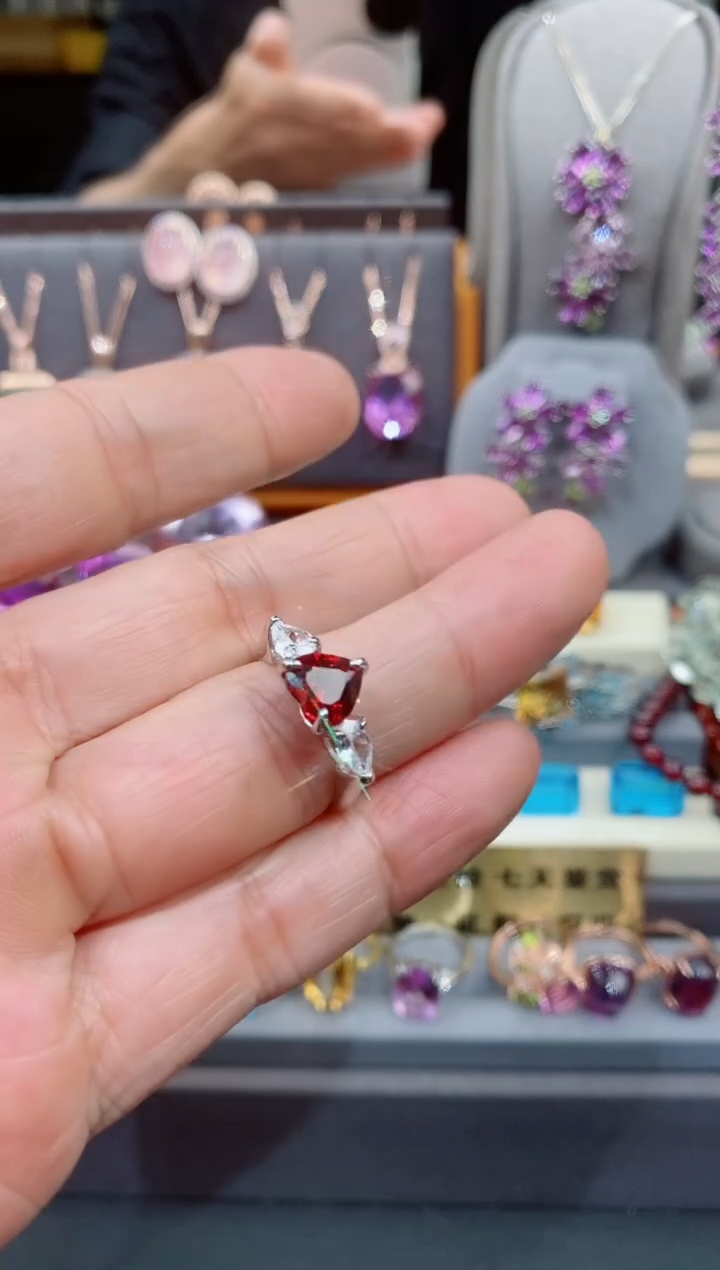 石榴石戒子银S925镶嵌石榴石戒子