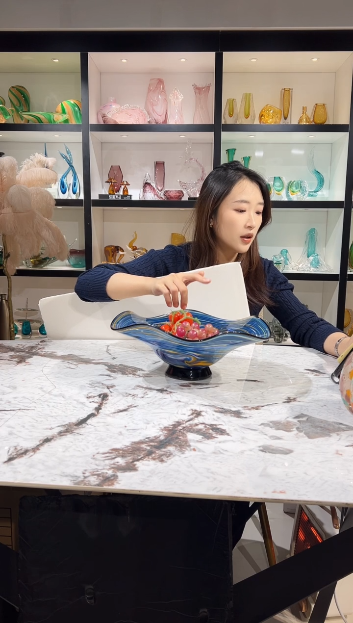  新款蓝色油画果盘