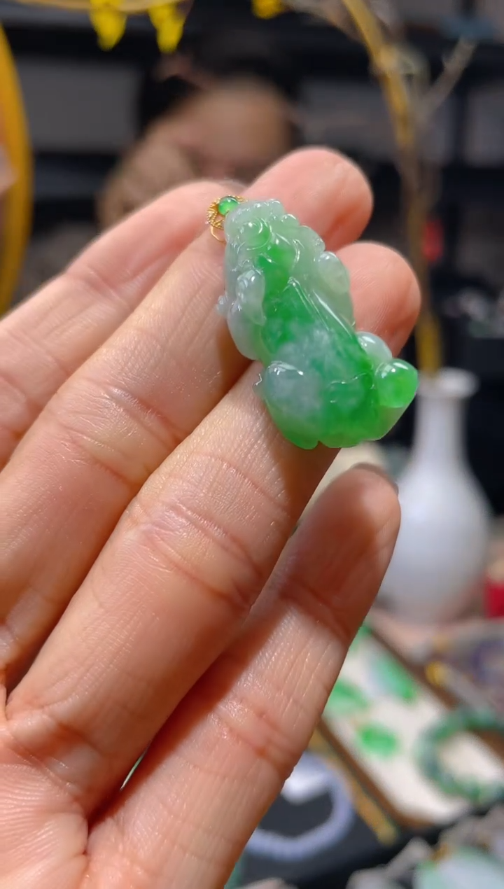 【闪购商品】翡翠颈饰18K金镶嵌假一赔三