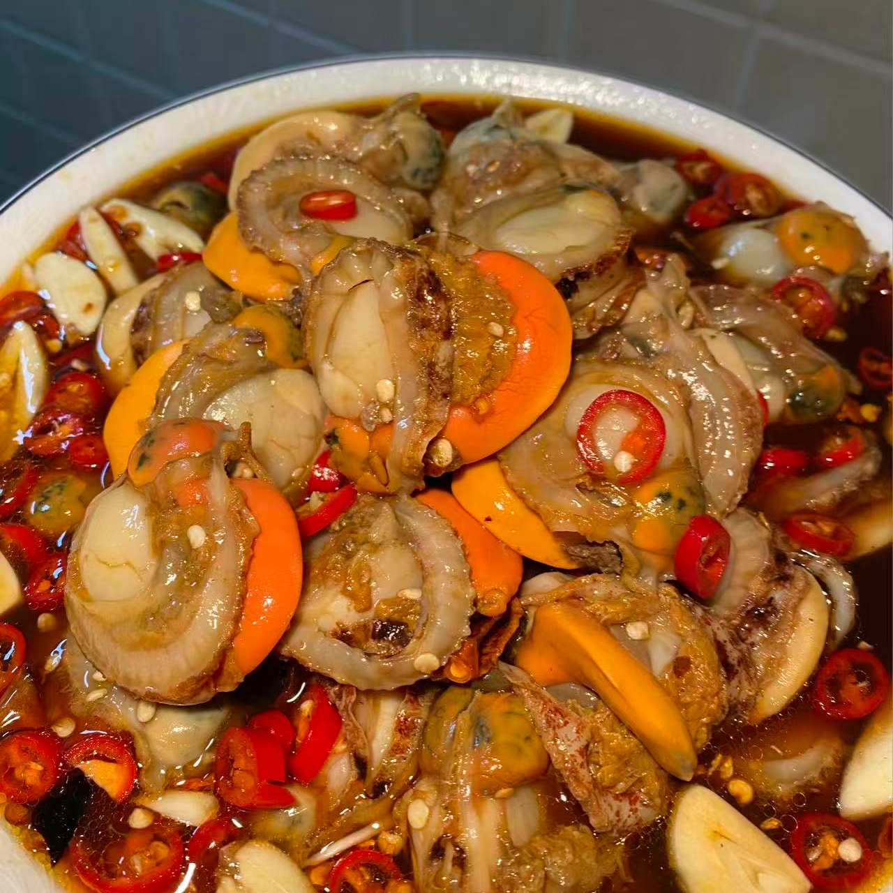 特色麻辣秘制扇贝肉1300克共2桶 有膏有黄 口感鲜美爽嫩 顺丰特快冷链次日达