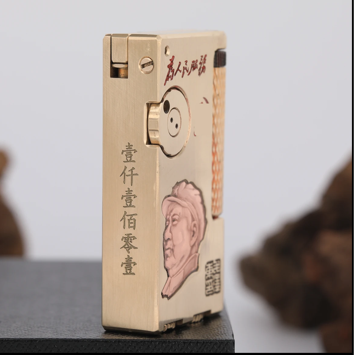 帕伽尼双仓待机王纯黄铜紫铜镶嵌伟人头像朱砂填漆侧滑煤油打火机