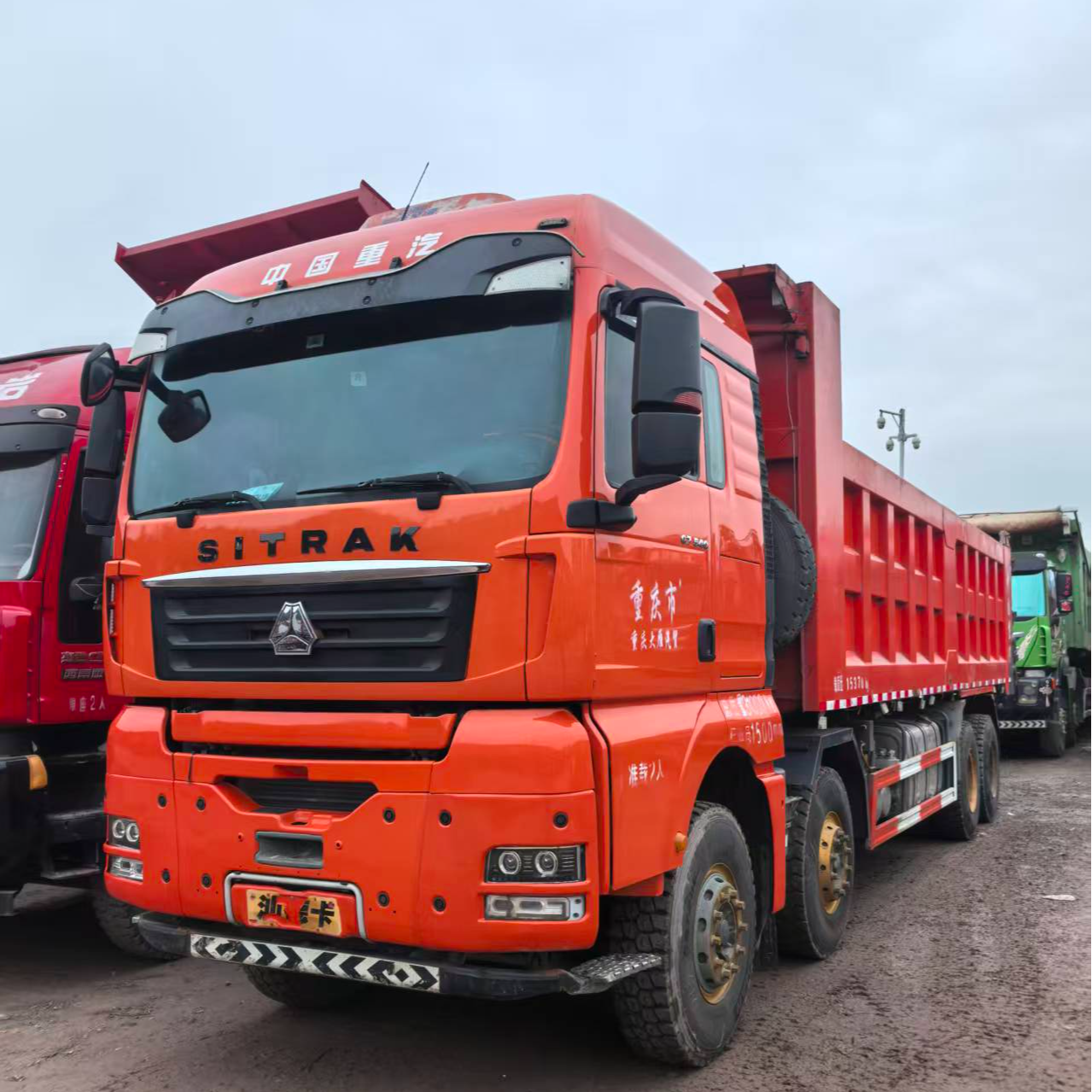 2021年3月汕德卡540马力8米5 四桥自卸车