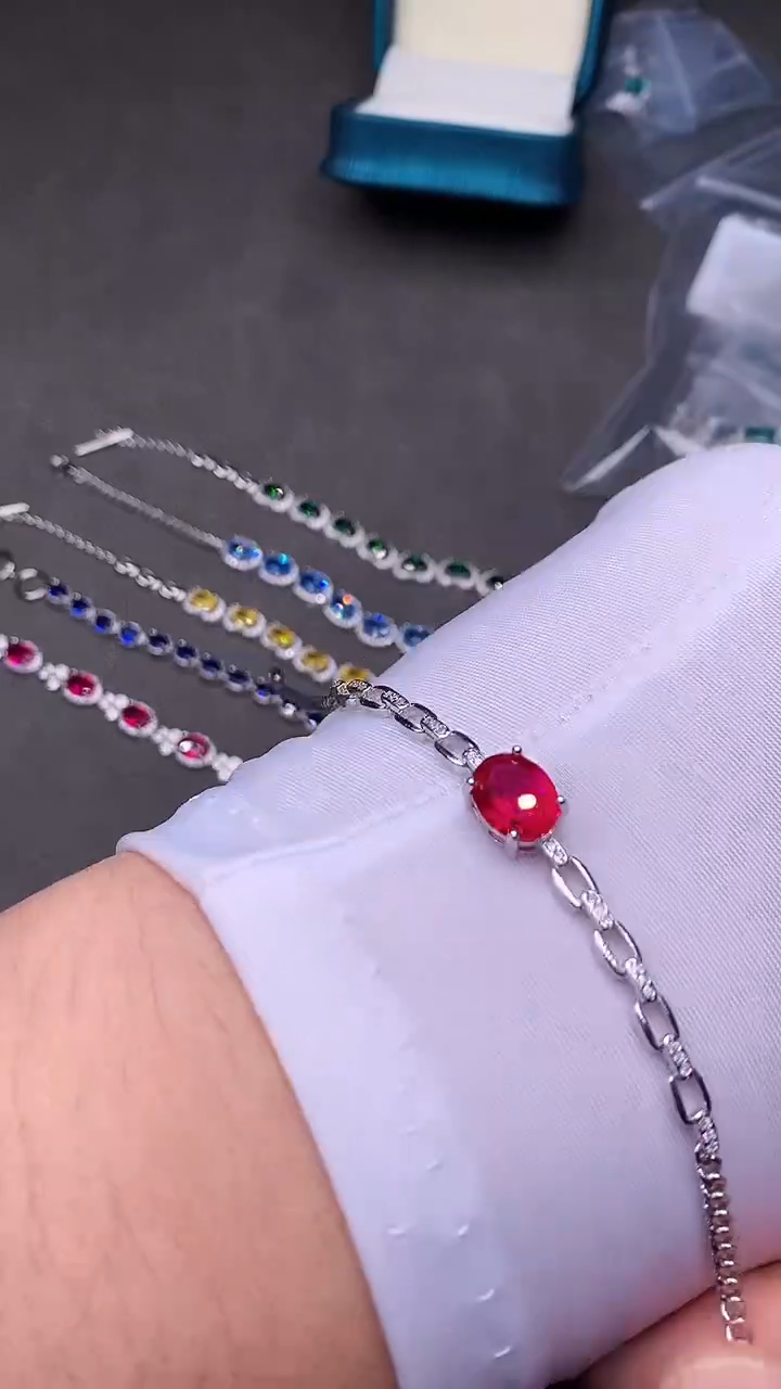 【闪购商品】红宝石手链银S925镶嵌.......