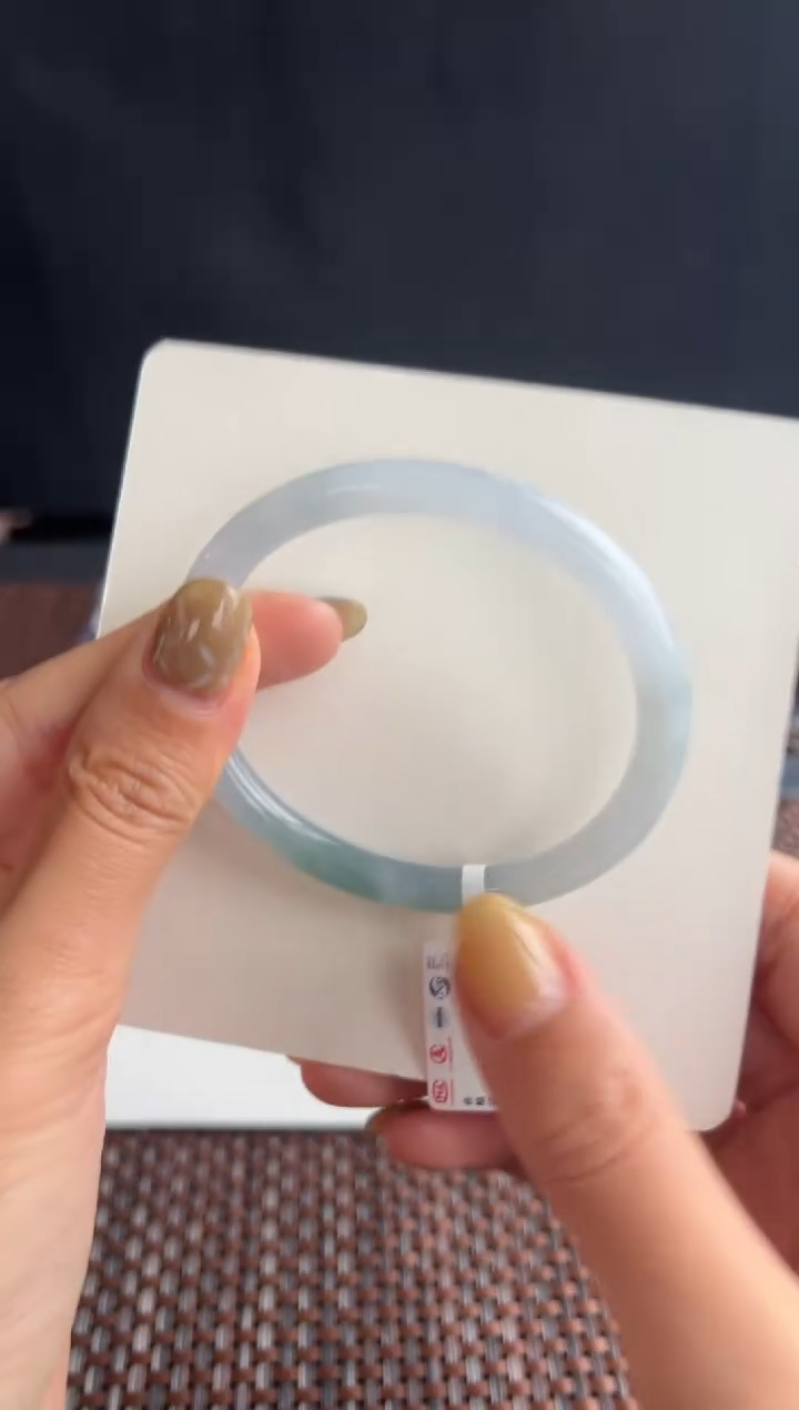 【闪购商品】翡翠手镯未镶嵌66号56*49.5*6.3*6.6