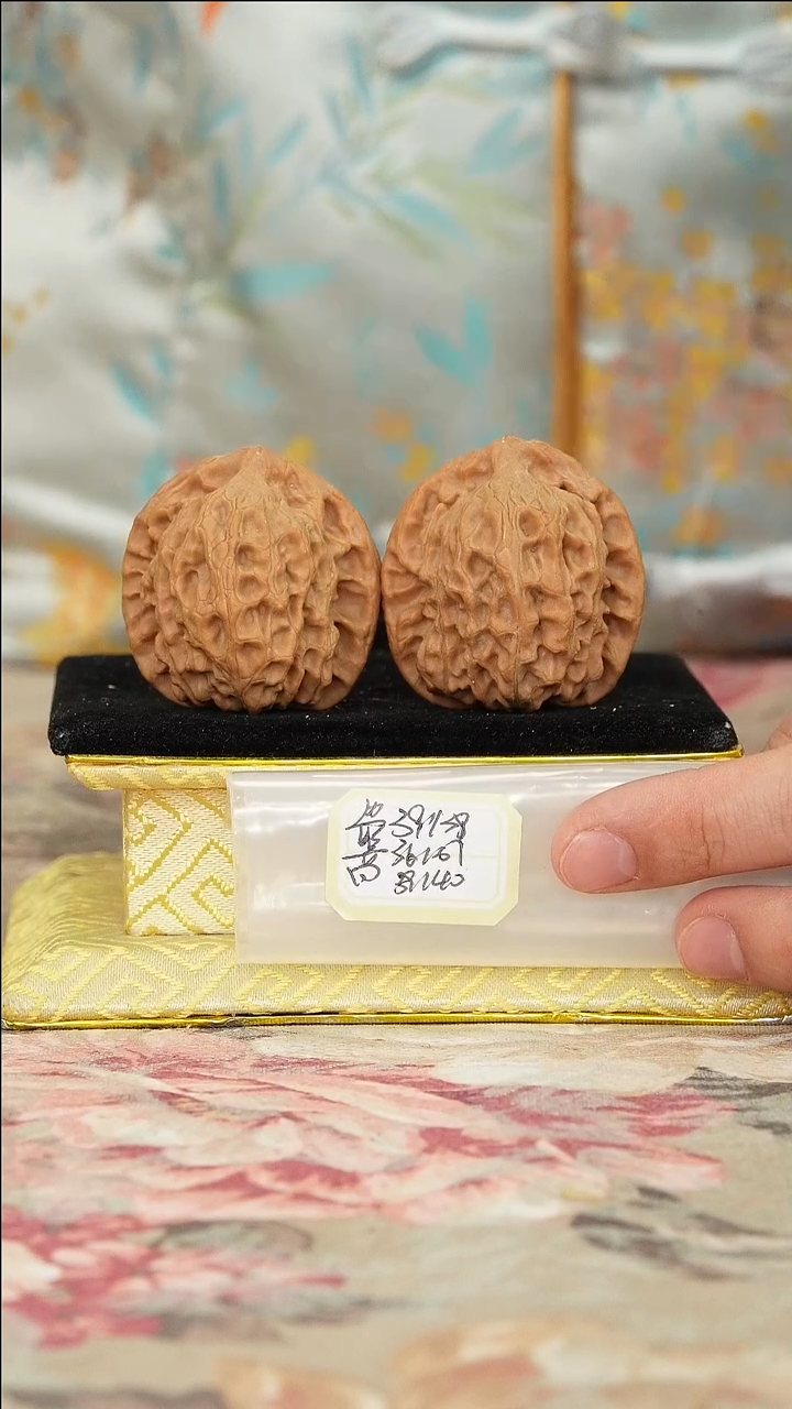 文玩核桃把件非嫁接将军帽