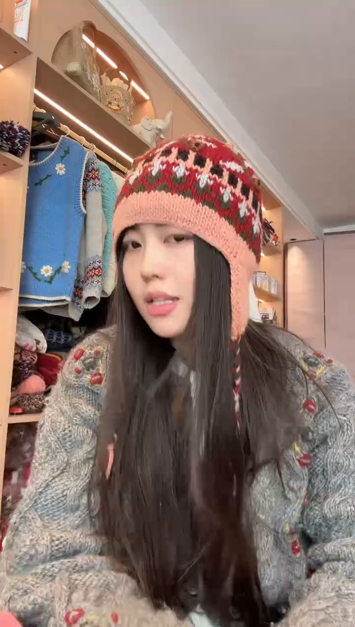 羊毛粉红护耳羊毛帽