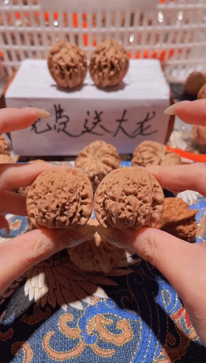 把件文玩核桃042 血麒麟37