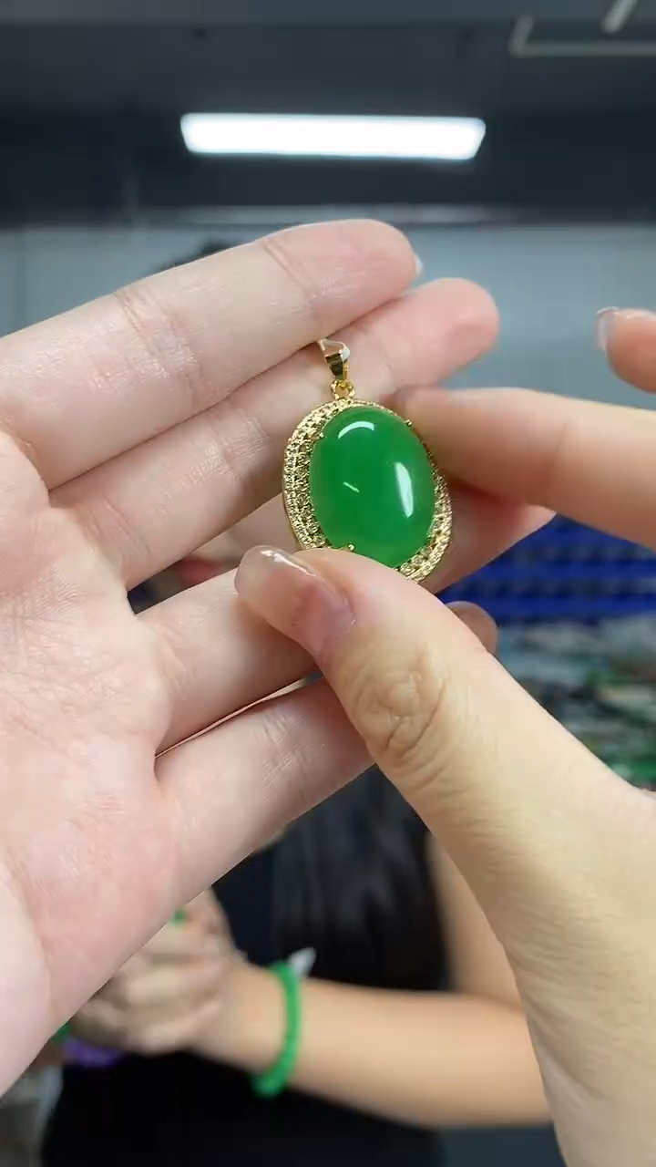 未镶嵌翡翠耳饰多样性发其一颜色微差