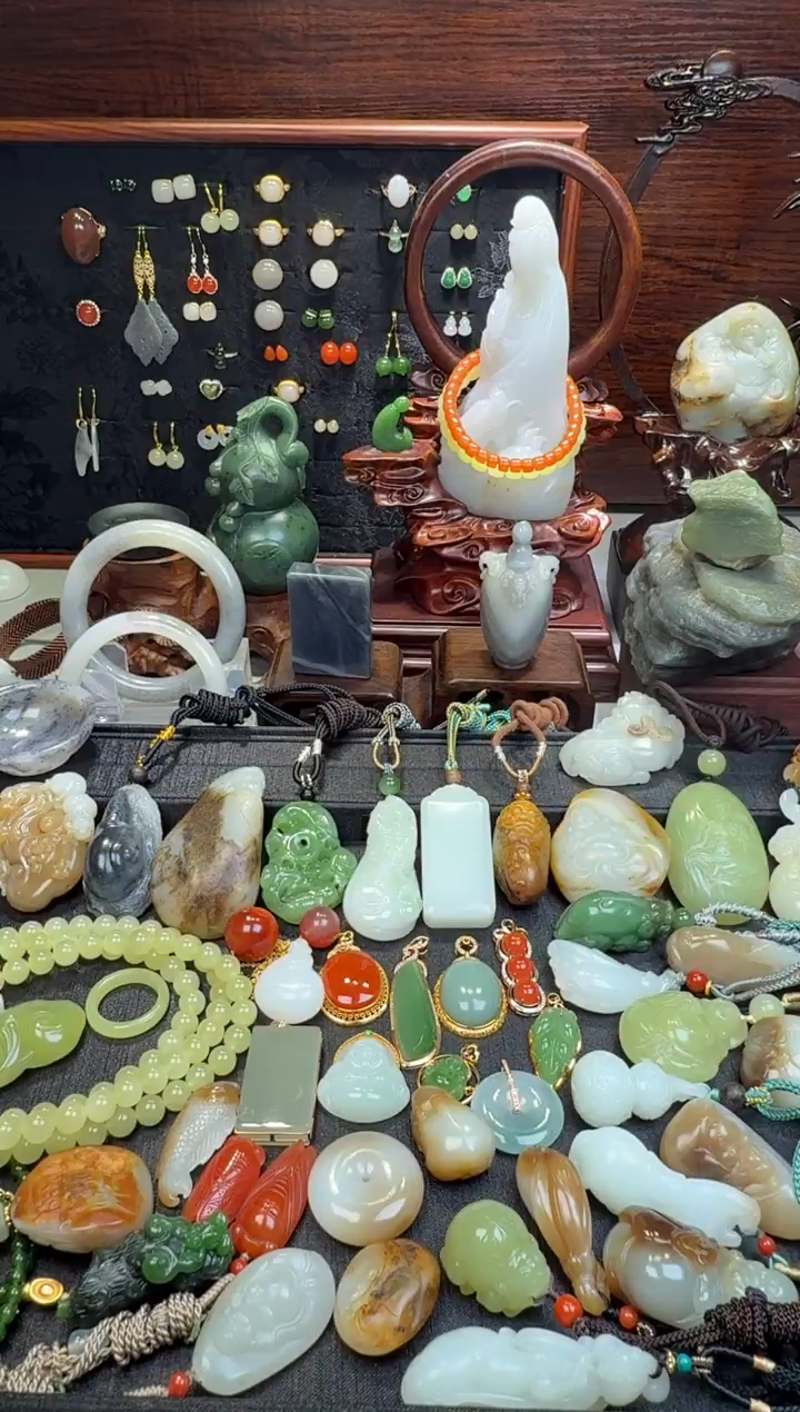 颈饰未镶嵌和田玉微**面和田玉