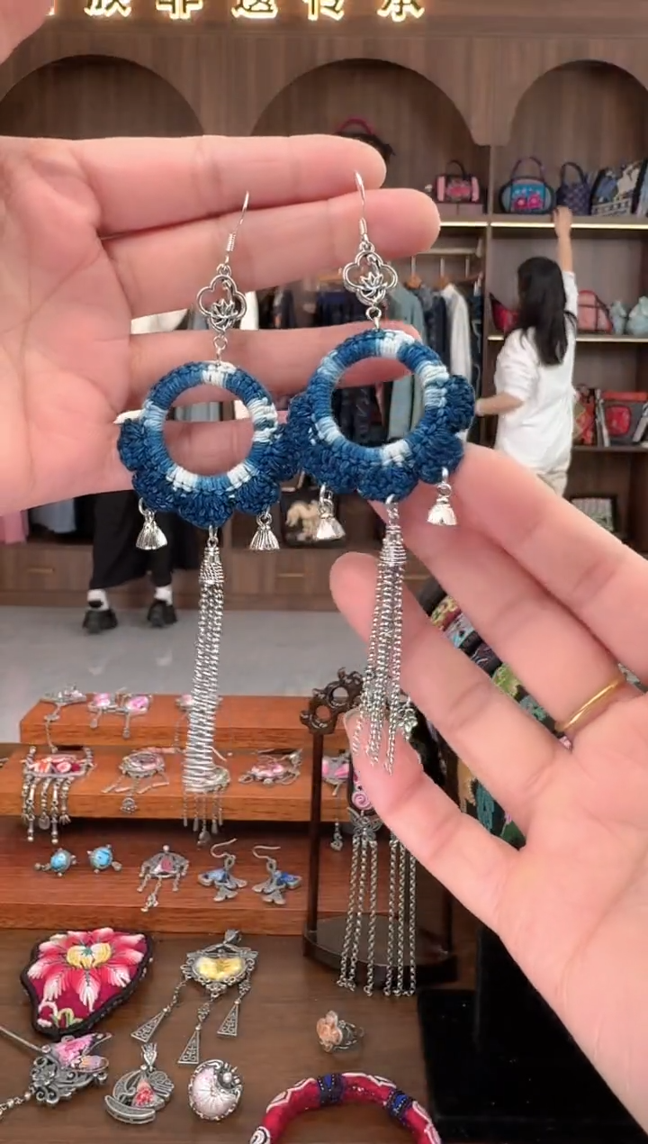 【闪购商品】织绣扶光苗绣传承98