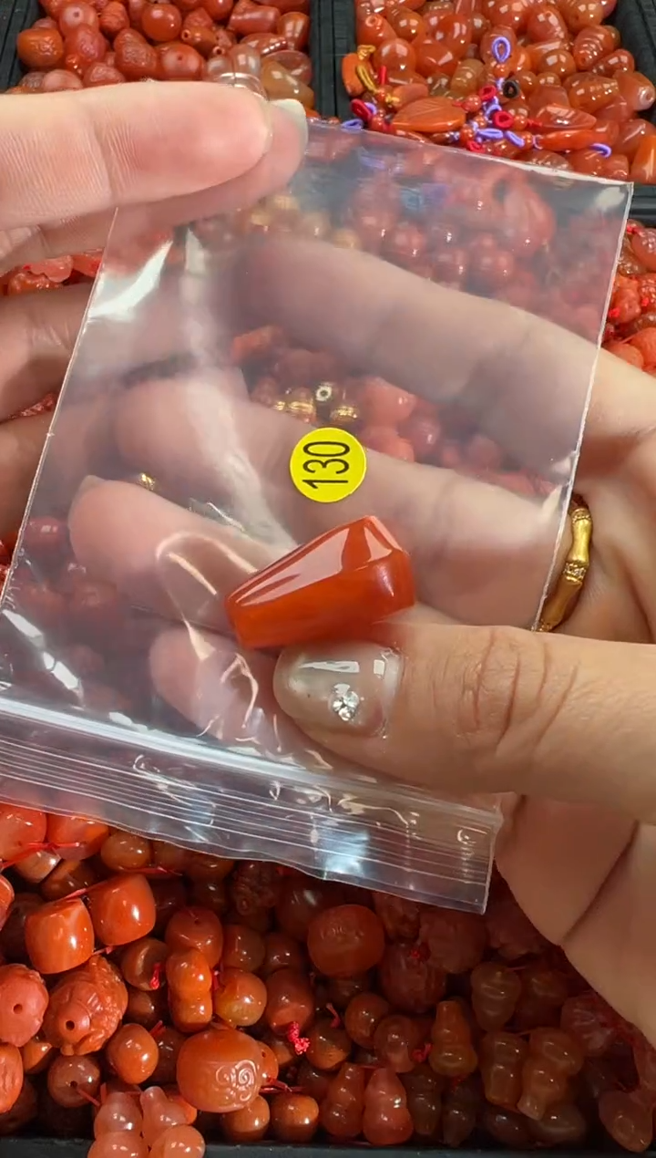 【闪购商品】南红玛瑙颈饰未镶嵌1