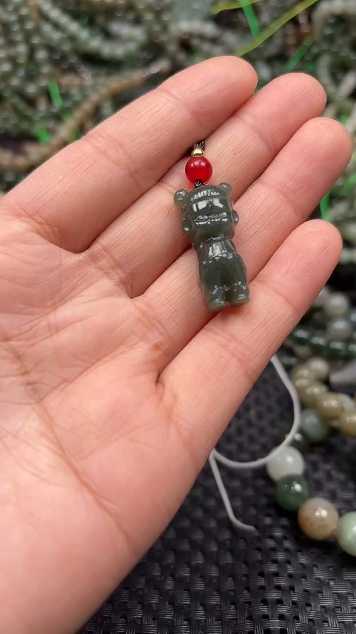 颈饰未镶嵌和田玉1