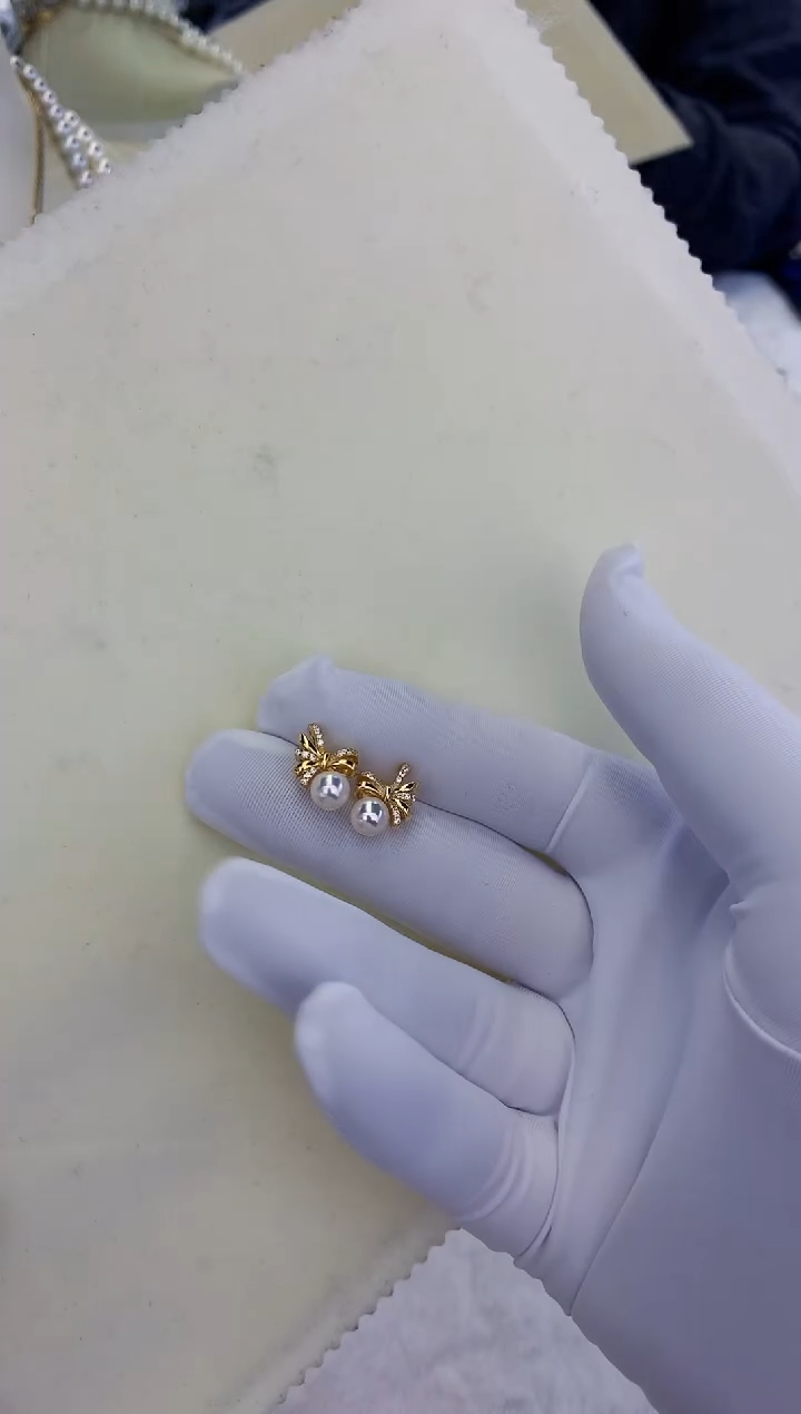 银S925镶嵌饰品海水珍珠金色热巴款耳饰