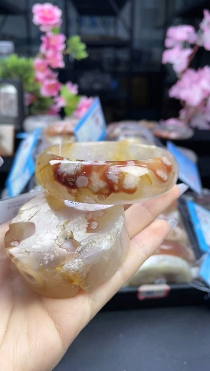 【闪购商品】石英质玉手镯未镶嵌129/55