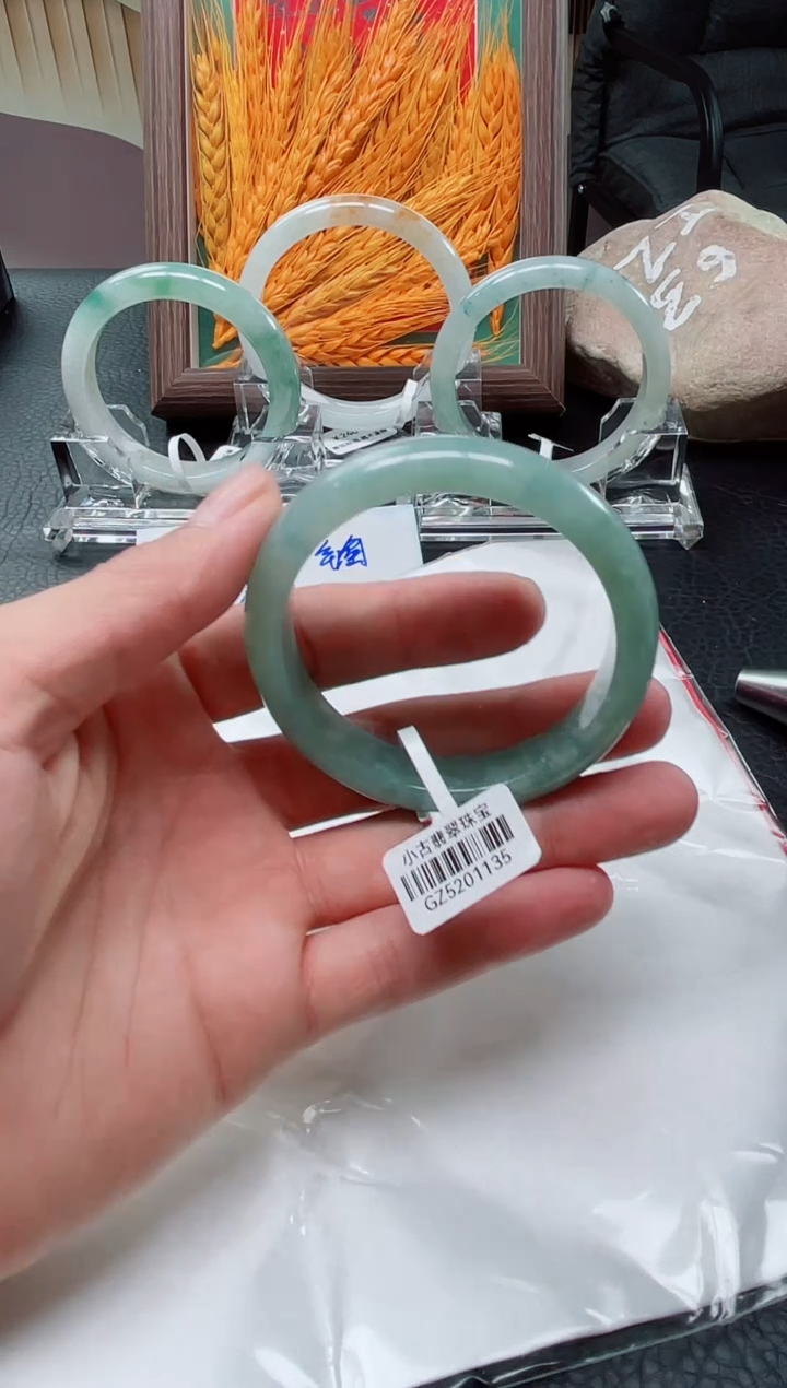 翡翠手镯未镶嵌天然缅甸翡翠A货