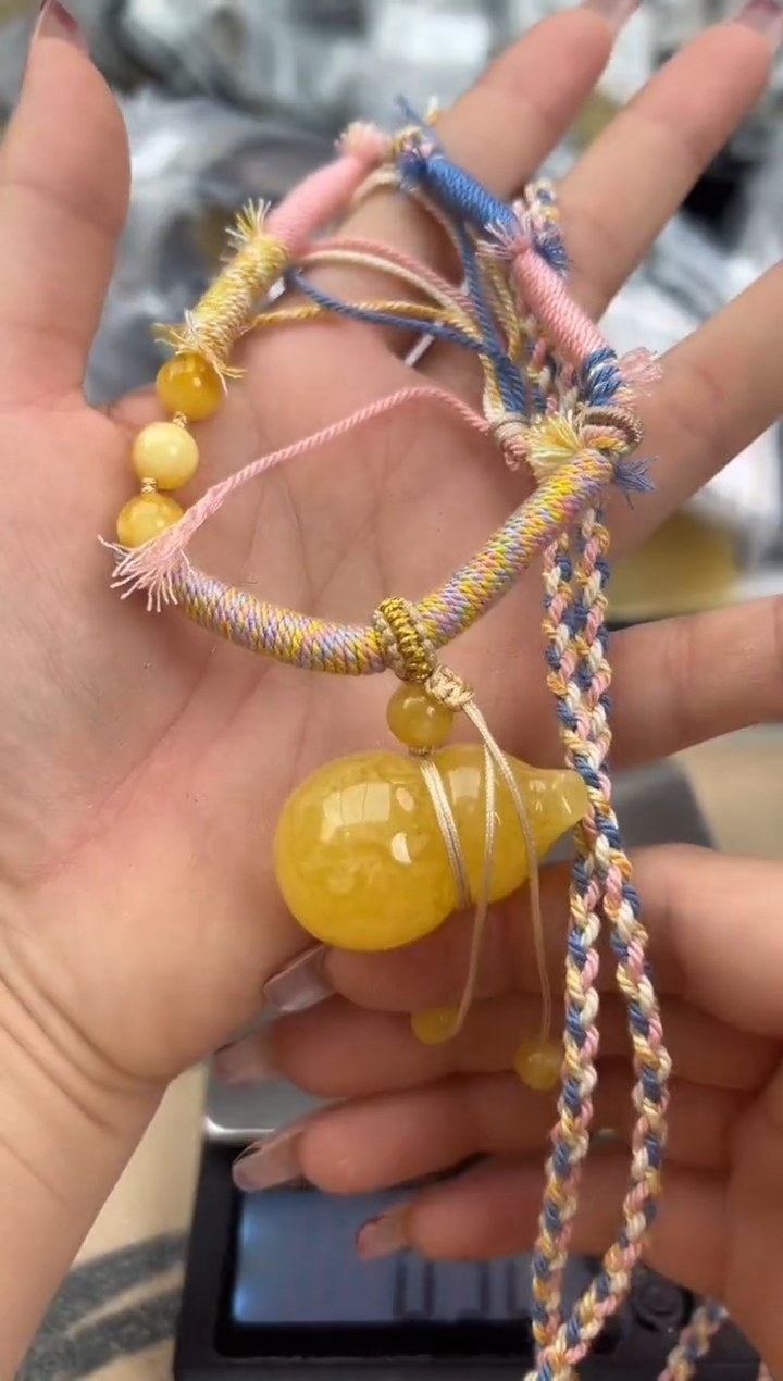 【闪购商品】琥珀裸石未镶嵌蜜蜡吊坠