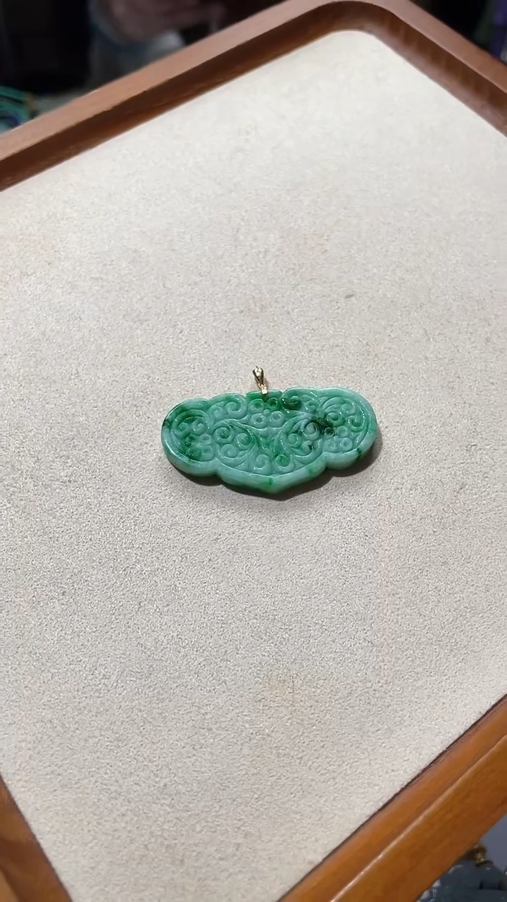 【闪购商品】翡翠颈饰18K金镶嵌吊坠