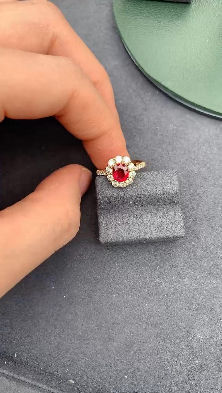 【闪购商品】红宝石戒指18K金镶嵌1ct红宝石戒指