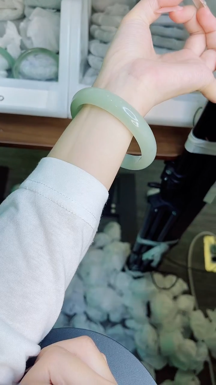 未镶嵌手镯石英质玉183-60