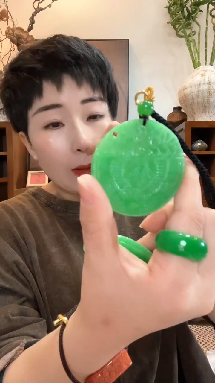 吊坠(赠链)未镶嵌翡翠673