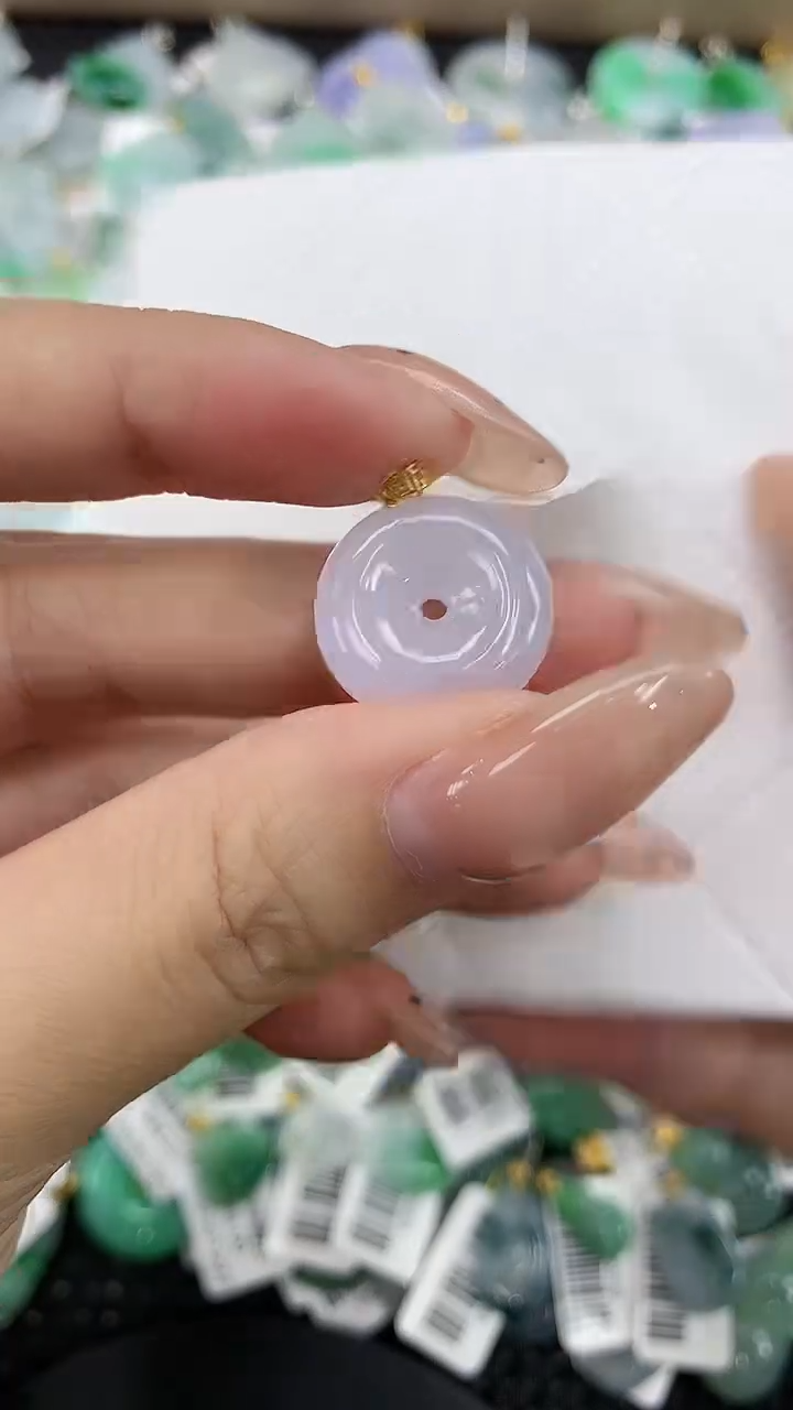 颈饰18K金镶嵌翡翠1