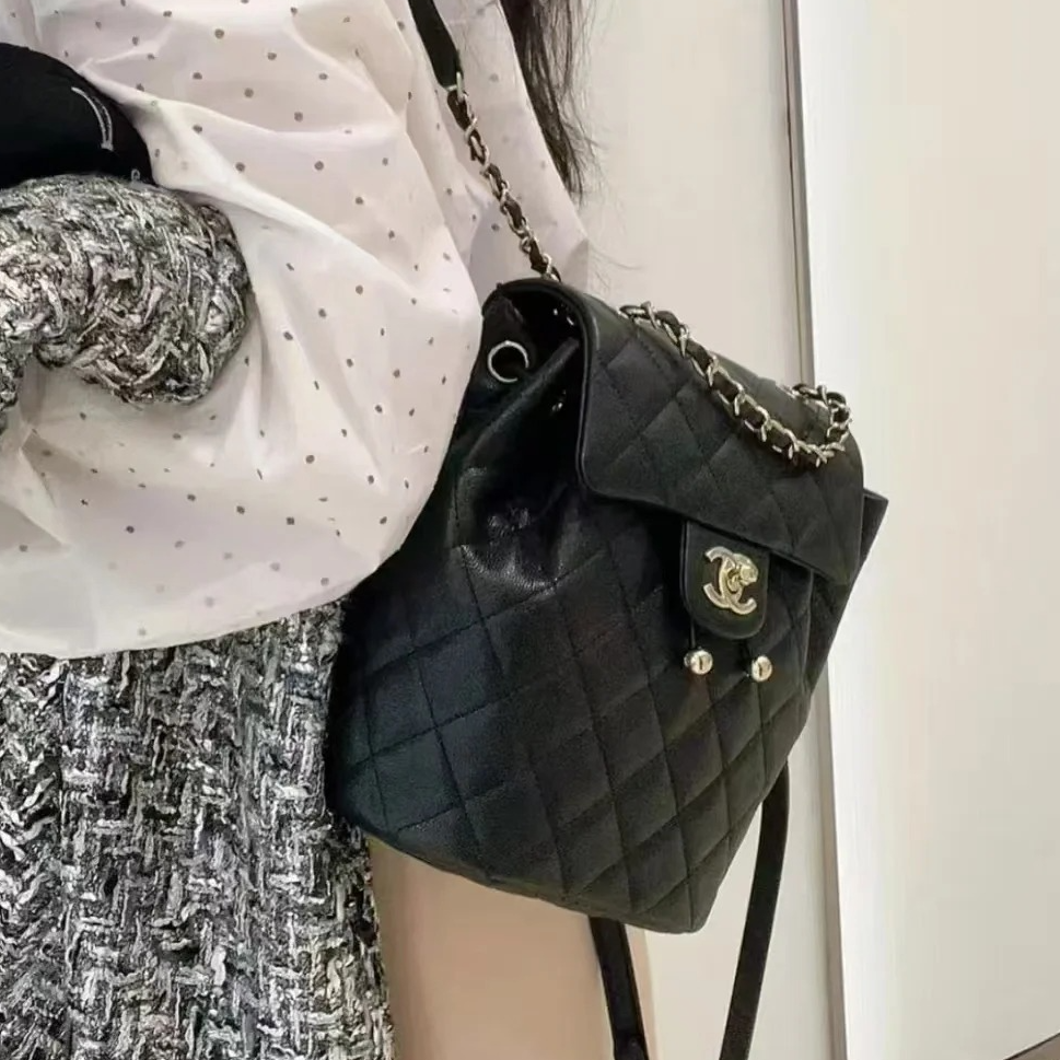 99新 Chanel/香奈儿 小花攀攀 23S萨尔茨堡双肩包 17cm 荔枝皮革C