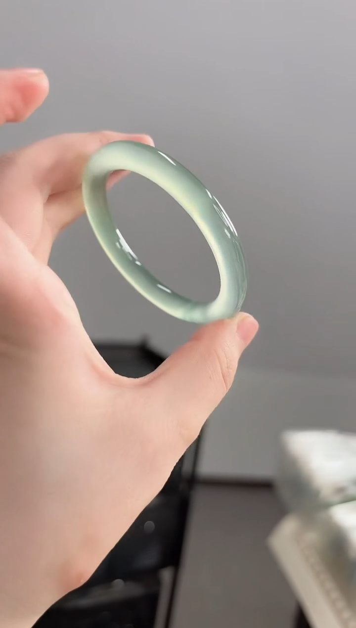 玛瑙/玉髓手镯未镶嵌54圈