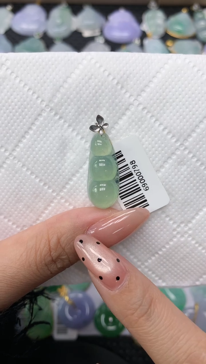 颈饰18K金镶嵌翡翠 1111111111