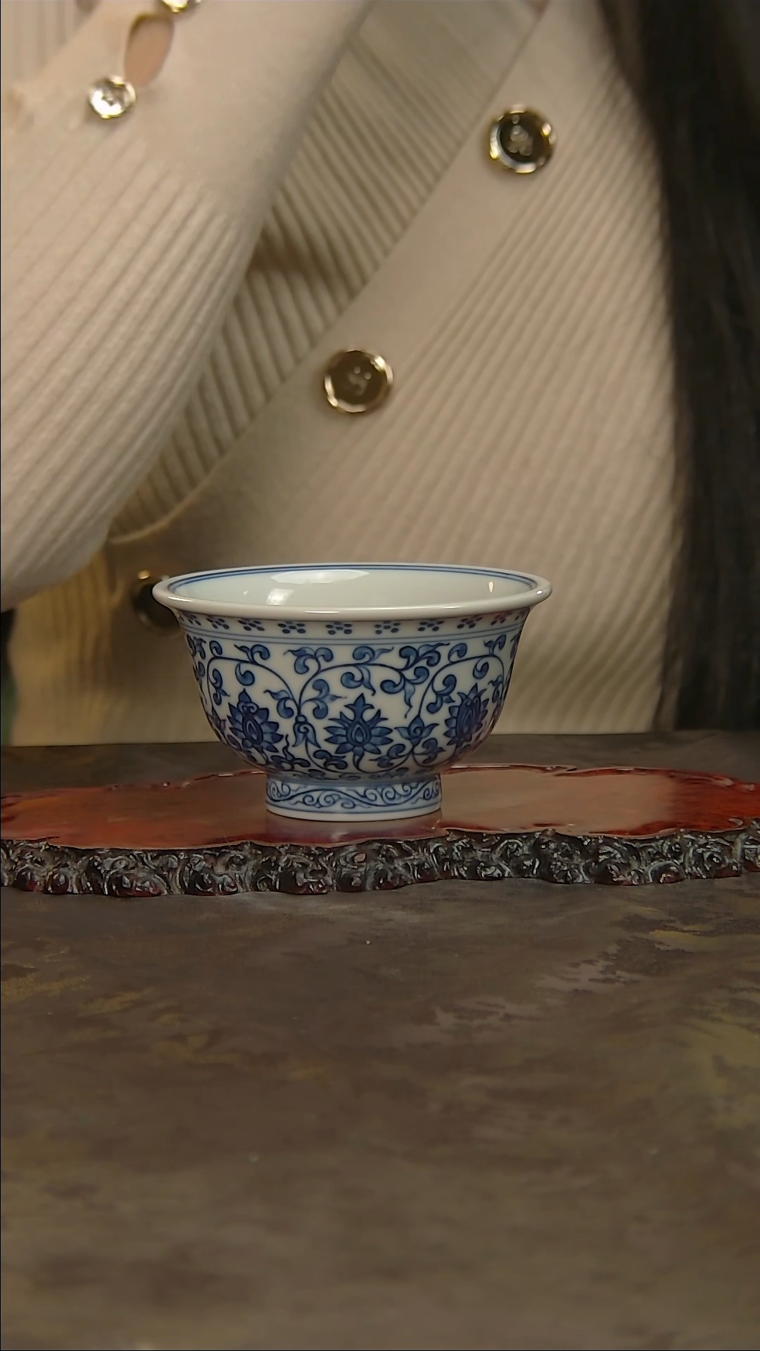 【闪购商品】青花手绘缠枝莲主人杯