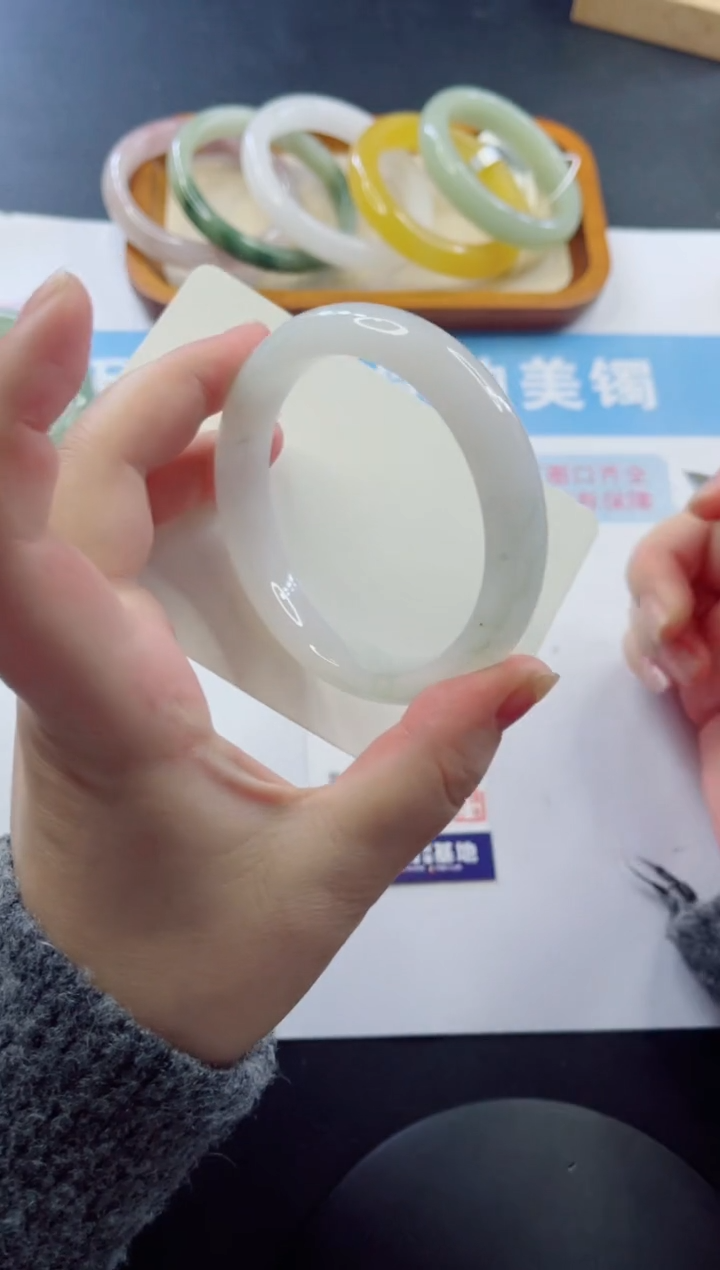 未镶嵌手镯石英质玉多样性发货A12