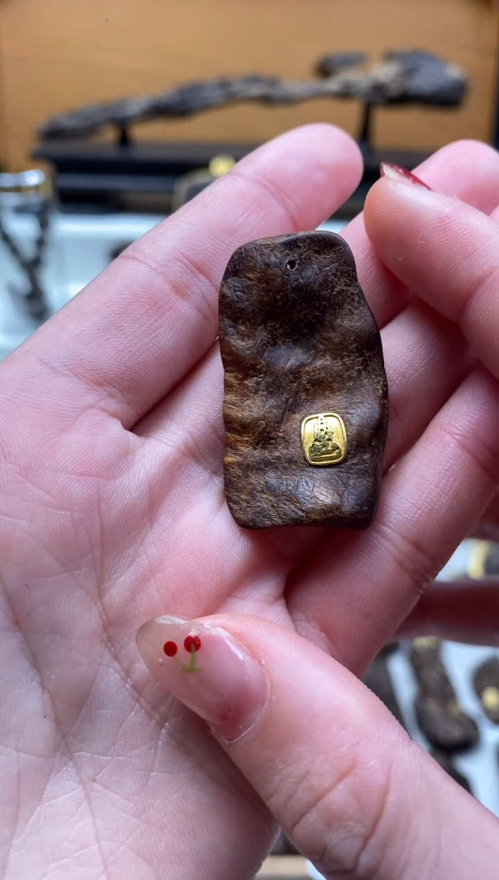 【闪购商品】沉香吊坠文莱 红土 随型