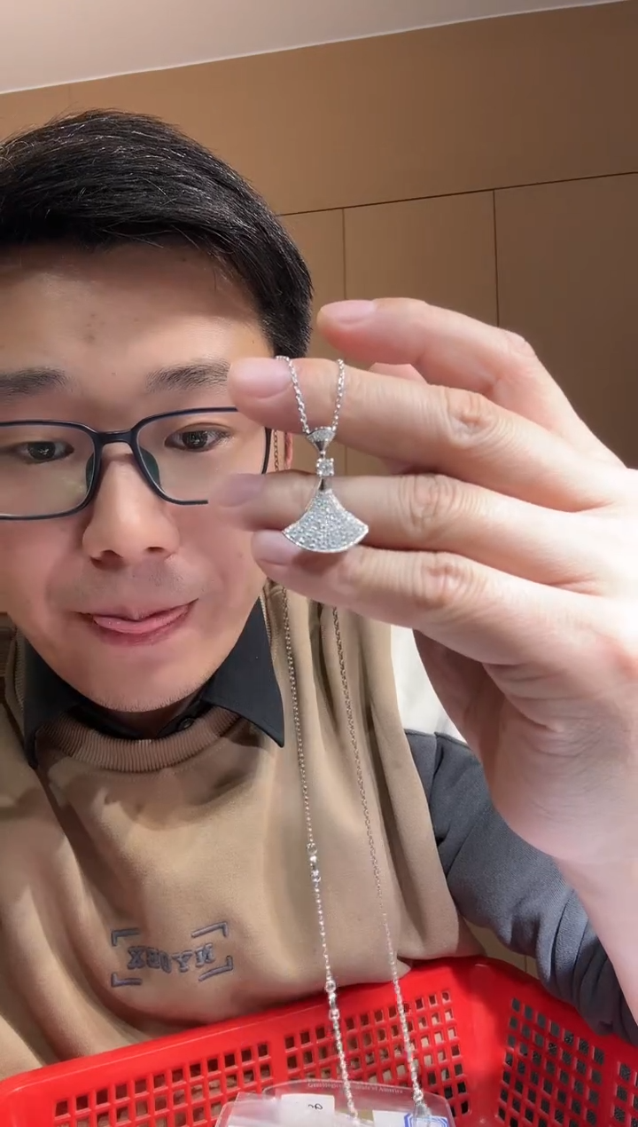 【闪购商品】钻石套链18K金镶嵌满钻裙子套链TG