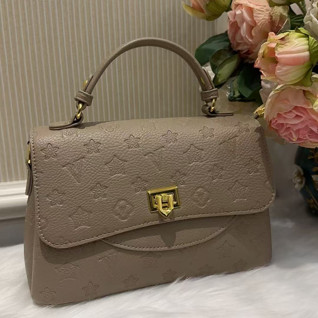 2025年时尚百搭轻奢潮流简约手提女包气质