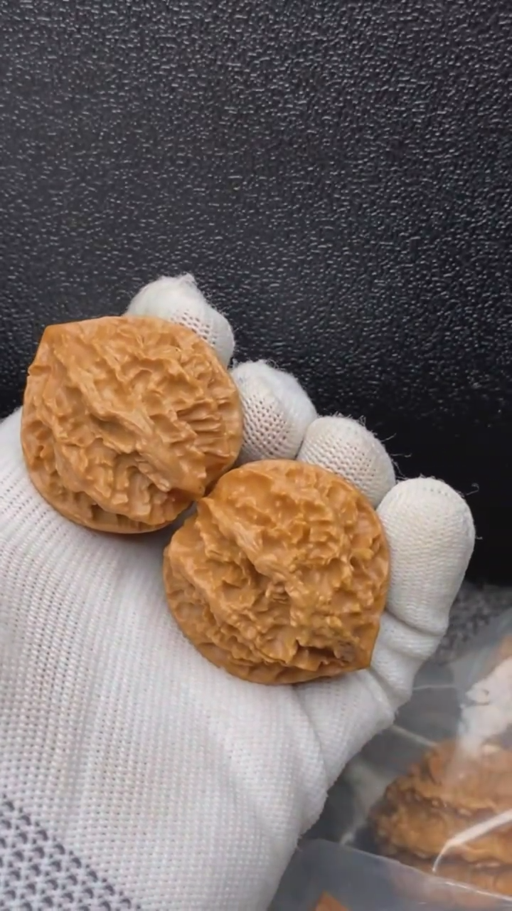 【闪购商品】文玩核桃把件龙鳞纹