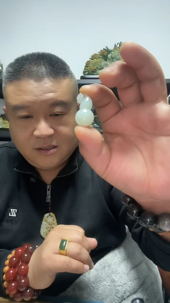 吊坠(赠链)未镶嵌和田玉葫芦吊坠