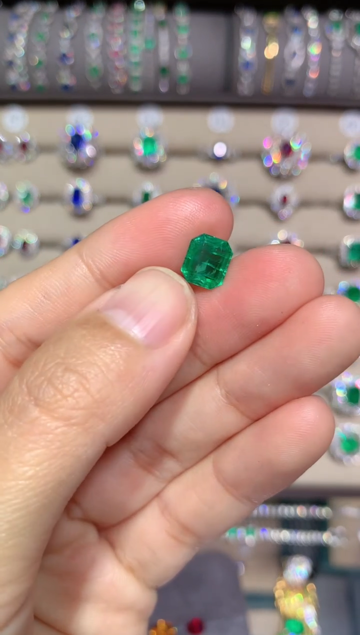 【闪购商品】祖母绿裸石未镶嵌1.36CT   潘杰希尔