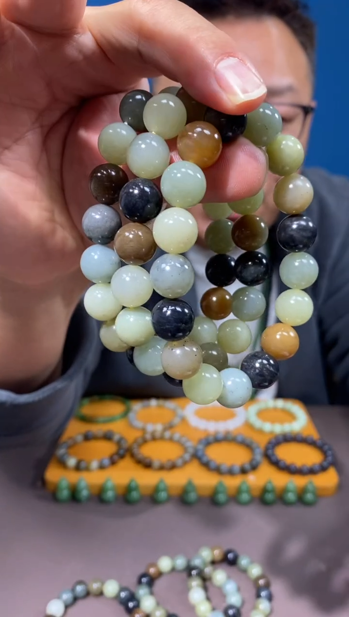 未镶嵌手链和田玉颜色多样性发货拍一发一