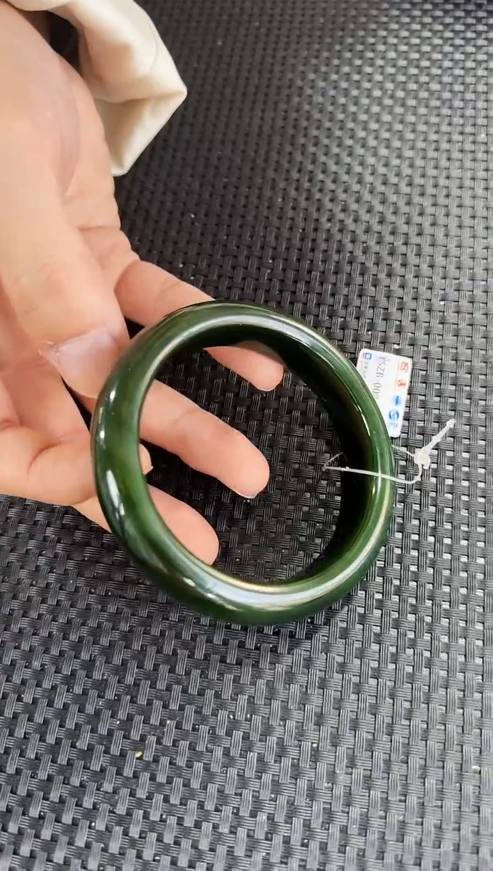 【闪购商品】和田玉（碧玉）手镯未镶嵌圈口约61mm