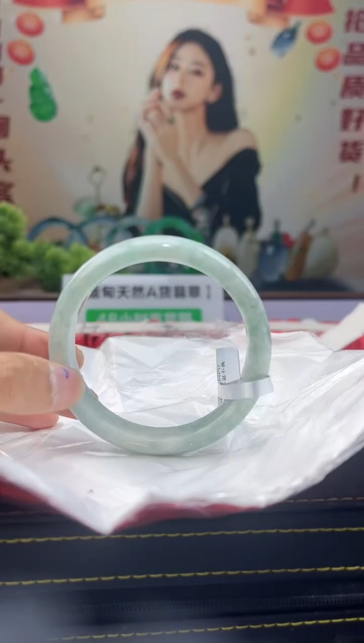 【闪购商品】翡翠手镯未镶嵌手镯4