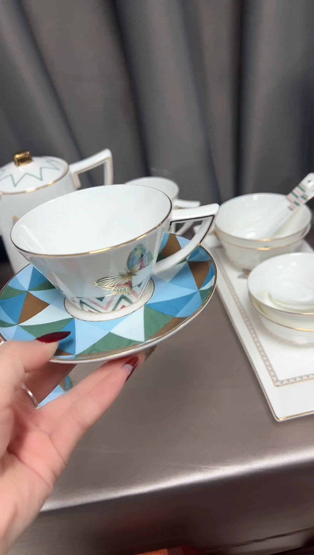 【闪购商品】瓷片新号开播不计成本欢迎点菜！