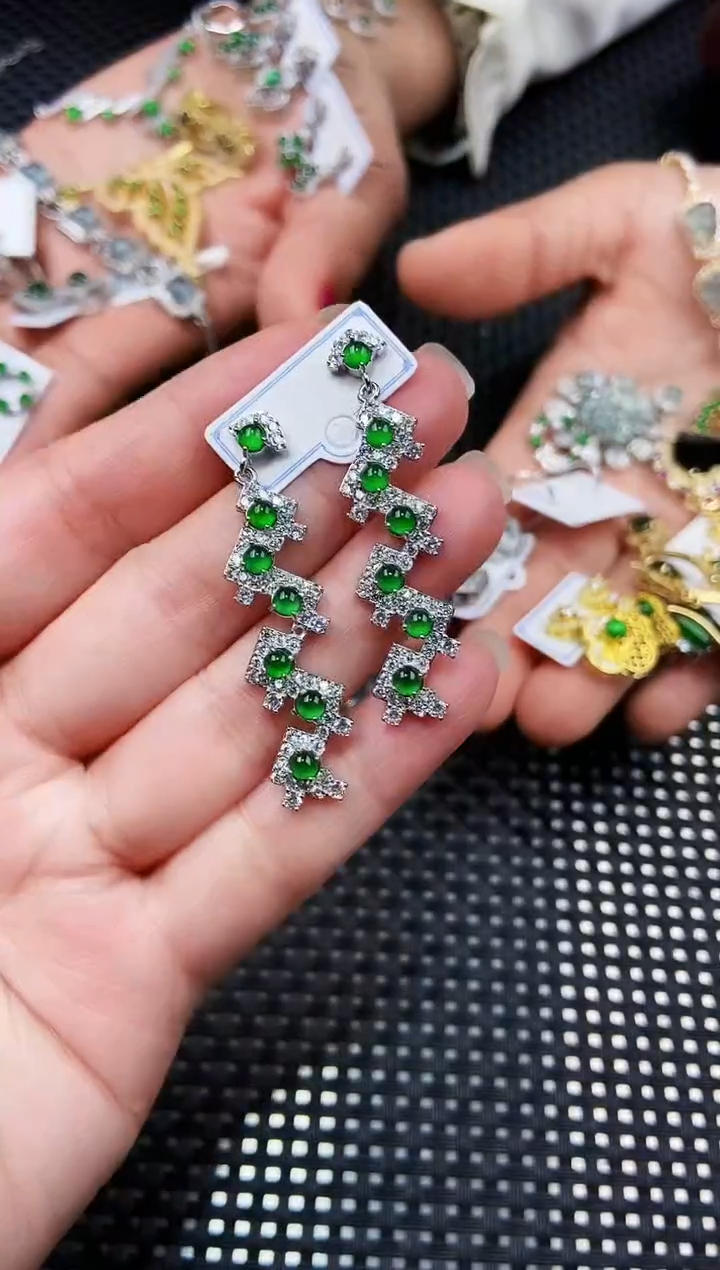 【闪购商品】翡翠耳饰未镶嵌11111111