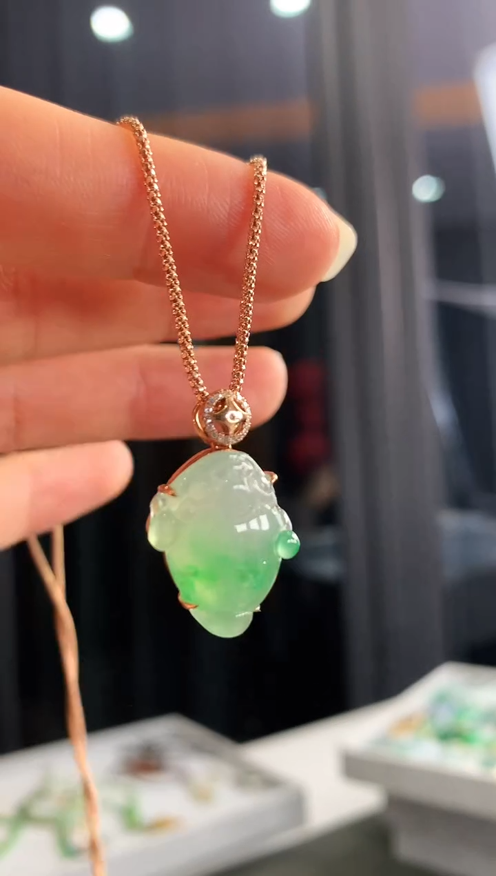 【闪购商品】翡翠吊坠(不含链)18K金镶嵌吊坠