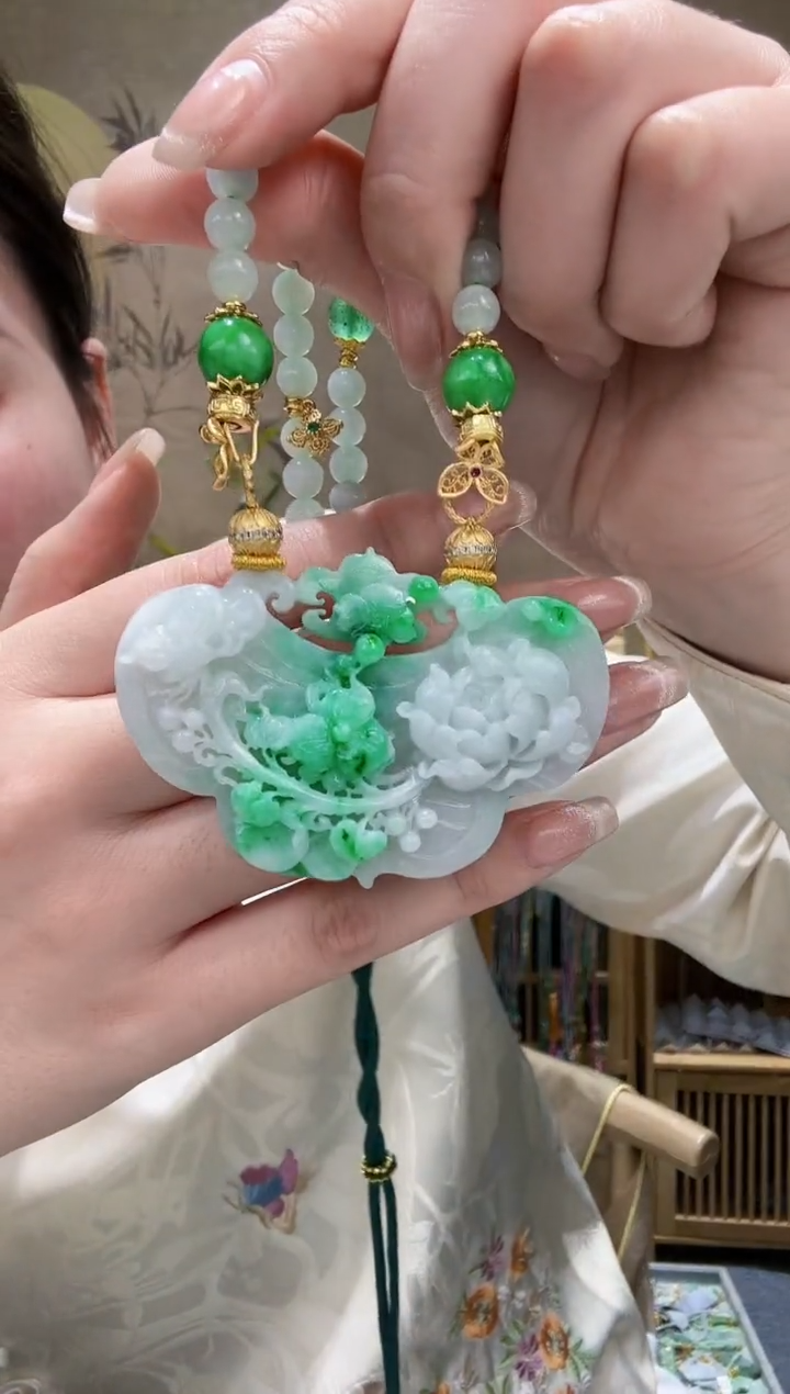 【闪购商品】翡翠颈饰未镶嵌吊坠                