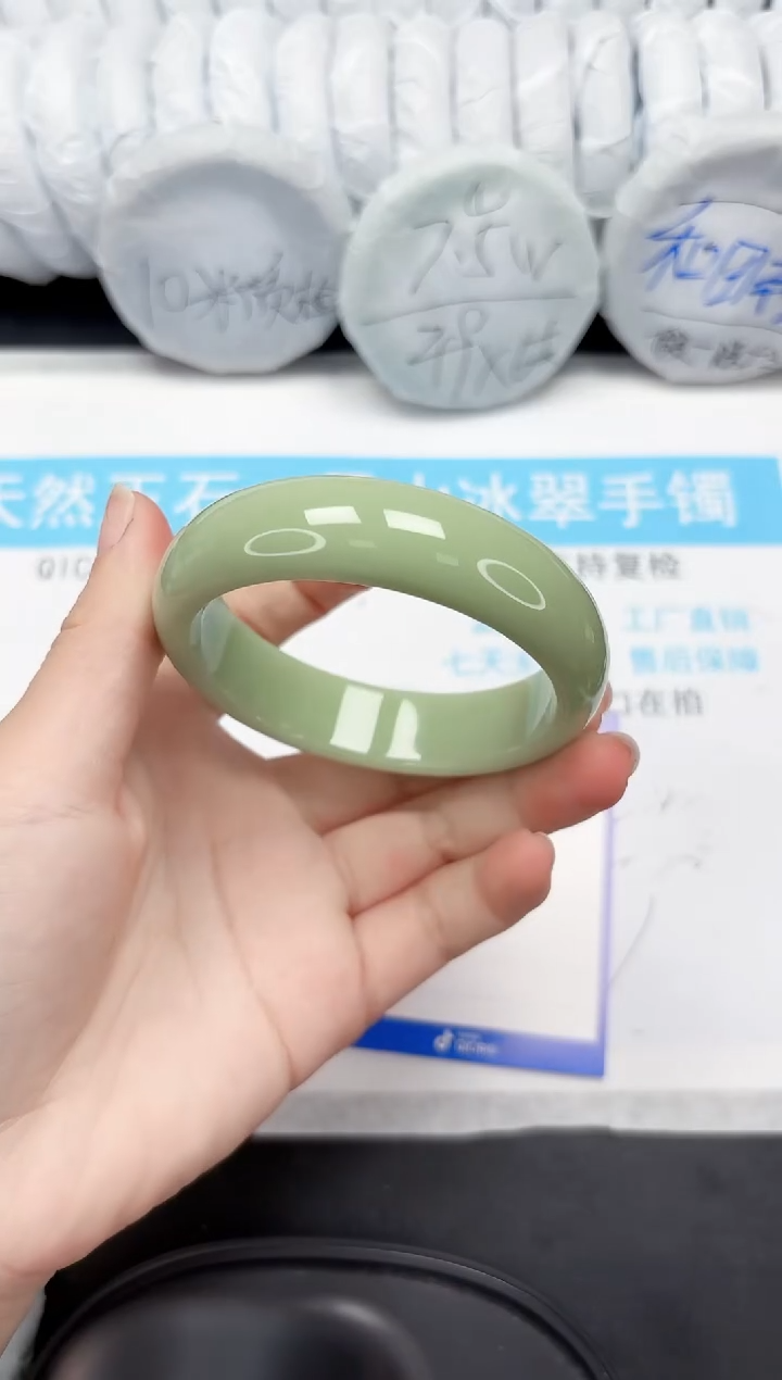 【闪购商品】石英质玉手镯合金343-61.6