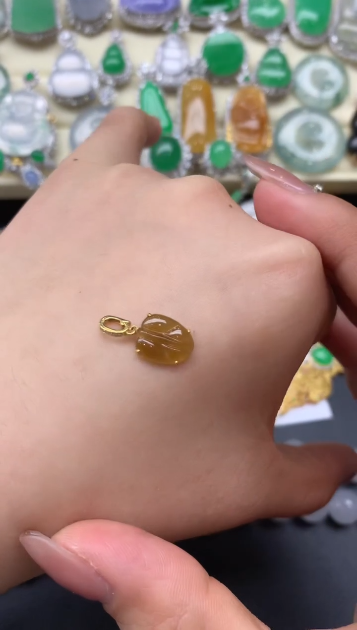 颈饰18K金镶嵌翡翠246-中国好珍宝