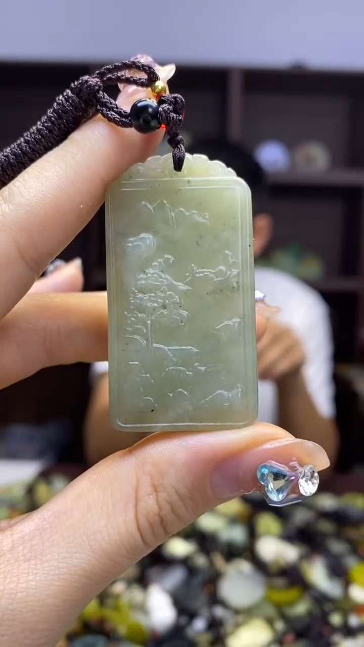 未镶嵌岫玉挂件  