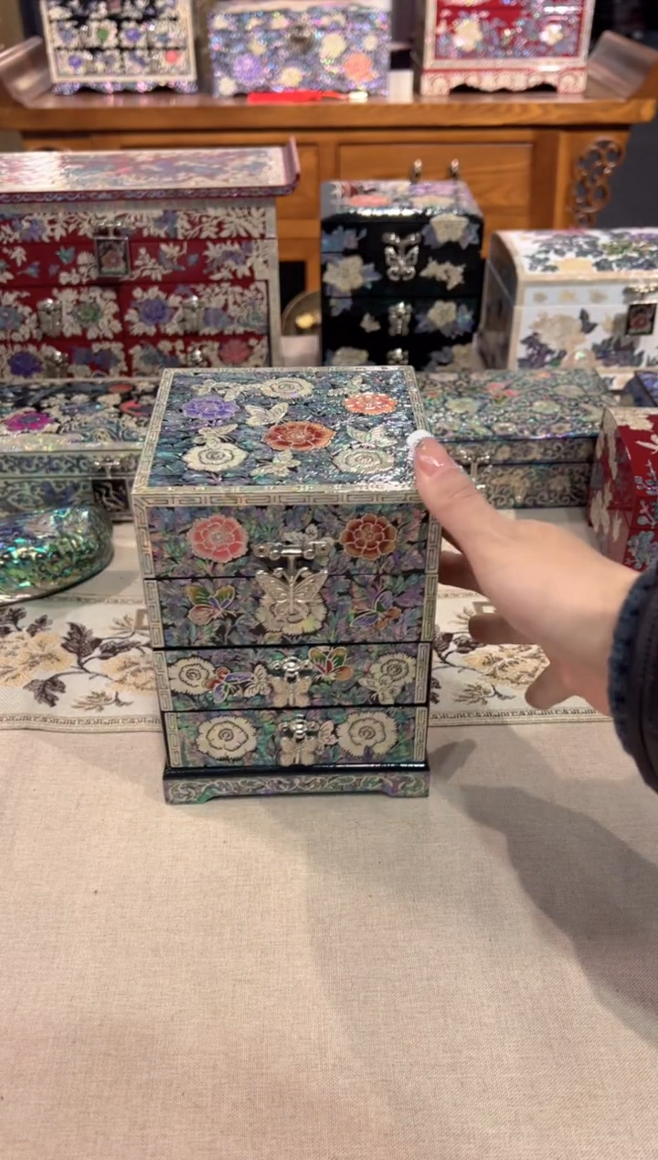 【闪购商品】黑底白边弘贝雅螺钿漆器文化馆