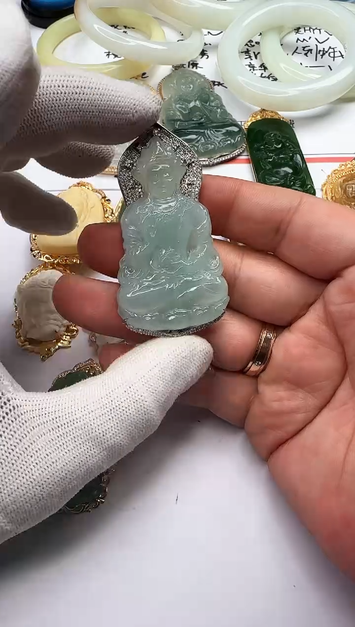 【闪购商品】翡翠吊坠(不含链)18K金镶嵌翡翠 吊坠